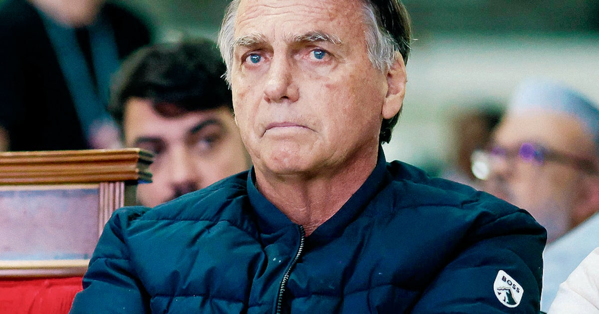 Bolsonaro volta a ter crise de soluços e Moraes autoriza atendimento médico em casa