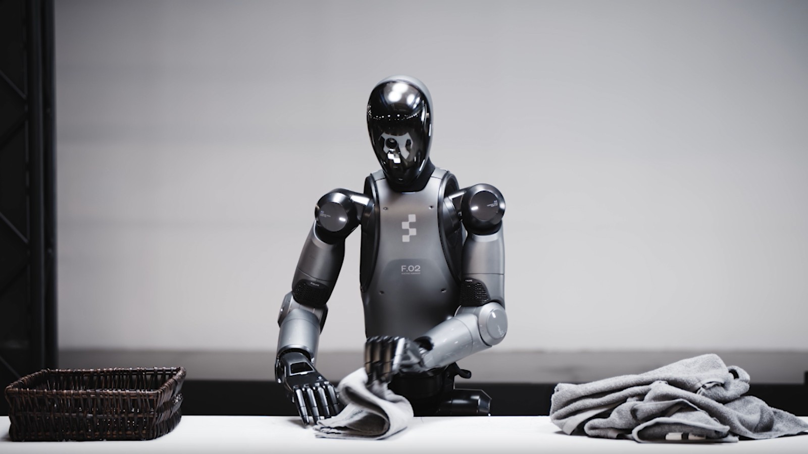EUA e China travam corrida por robôs que prometem substituir humanos em casa e no trabalho; conheça os projetos