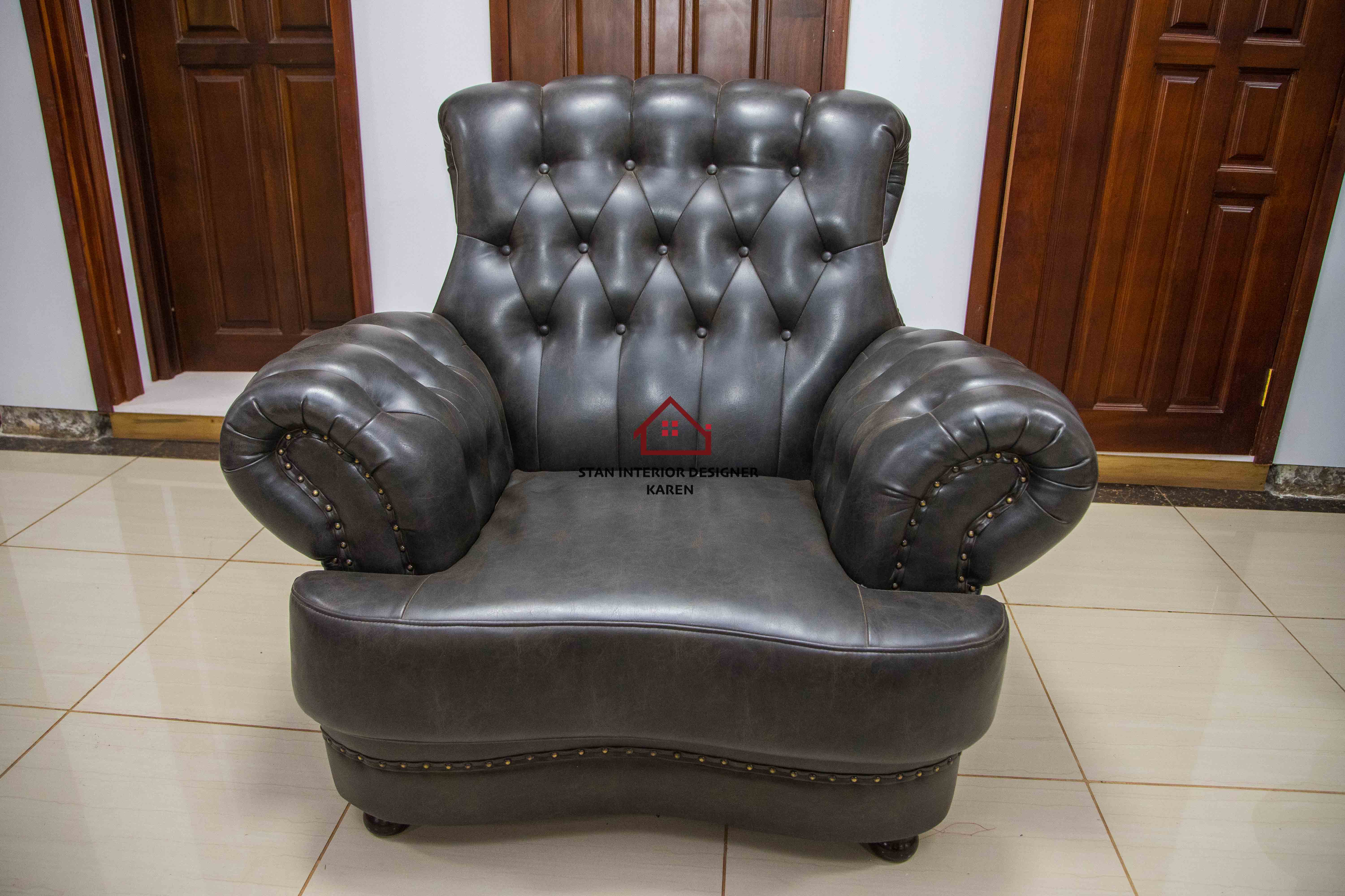 BLACK LEATHER SINGLE SEAT