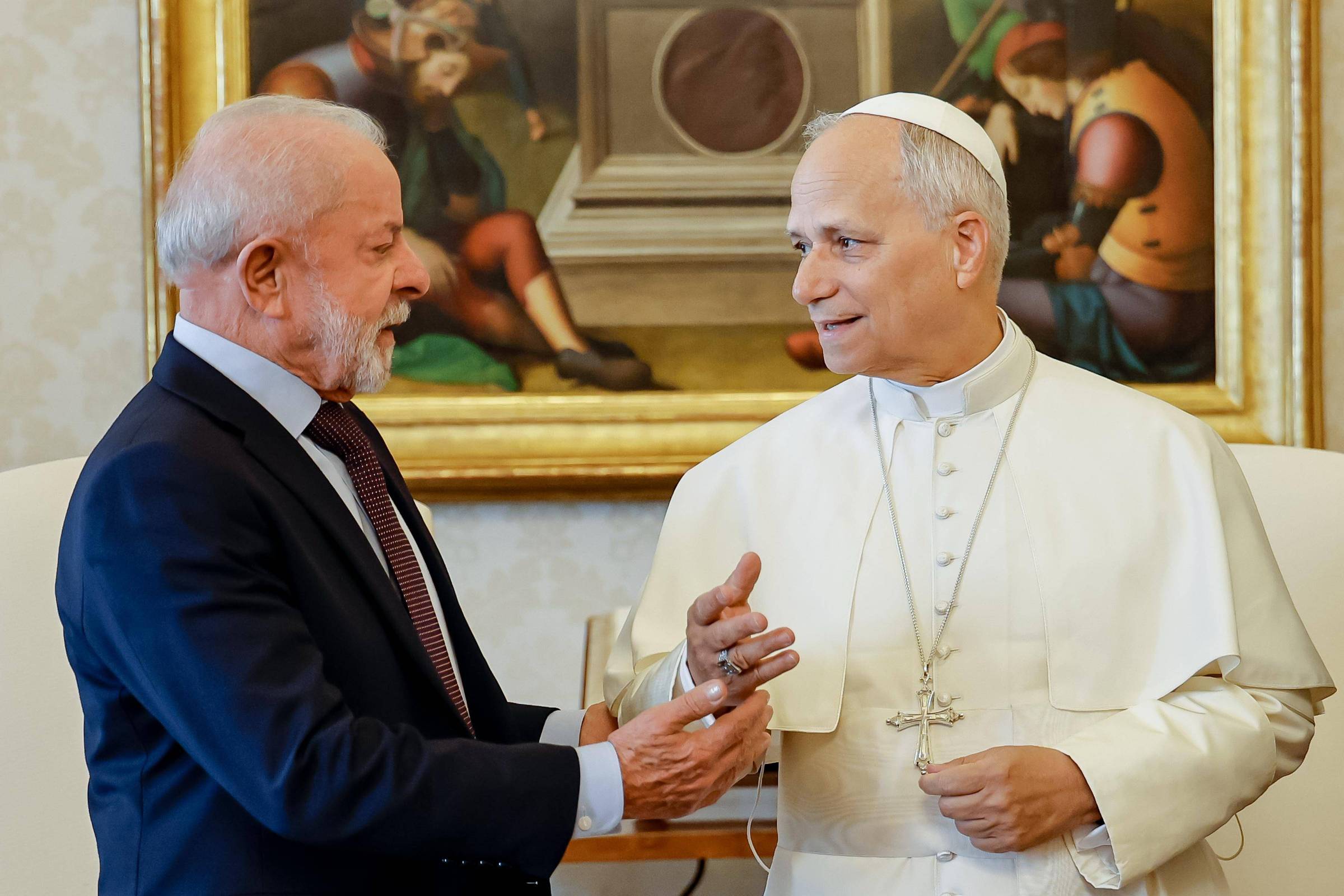 Em encontro no Vaticano, Lula convida Leão 14 para COP30, mas papa não virá