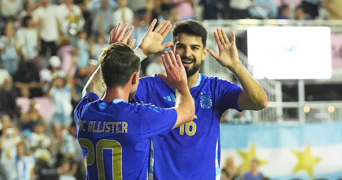 Flaco dá assistência, mas passa em branco na goleada da Argentina em amistoso com Porto Rico