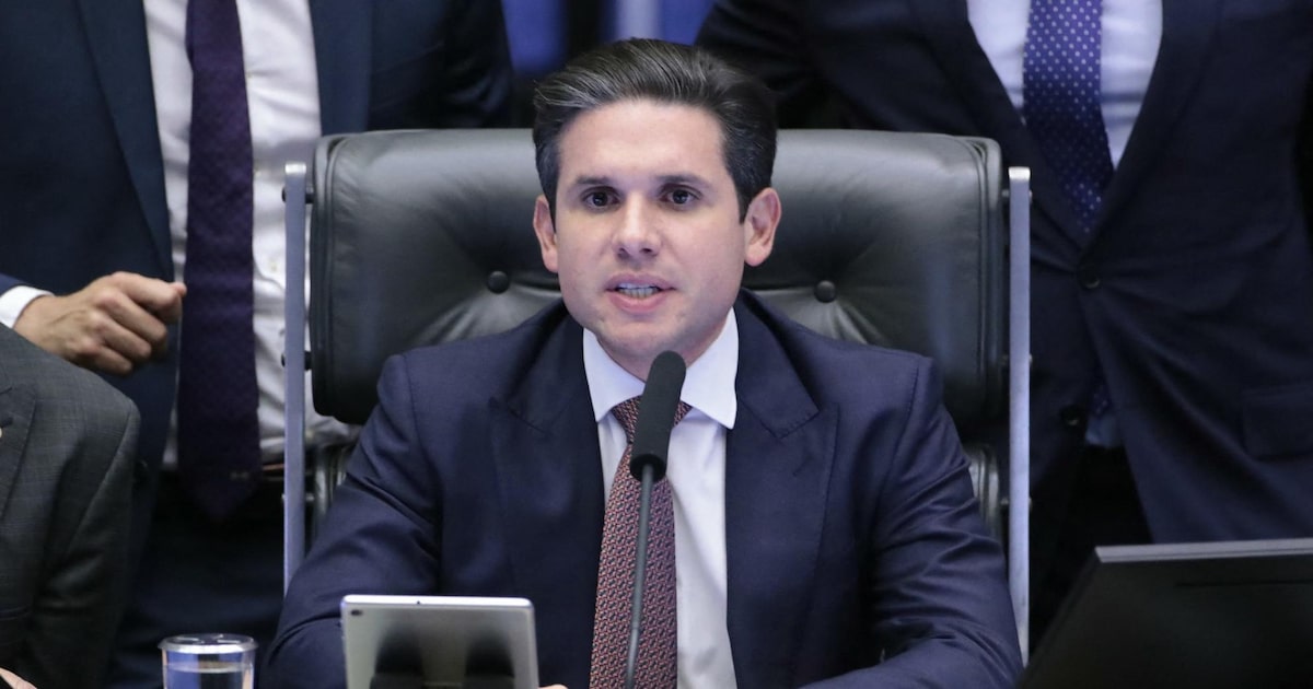Hugo Motta tenta nova ‘virada de página’ na Câmara ao entregar promessas da educação básica