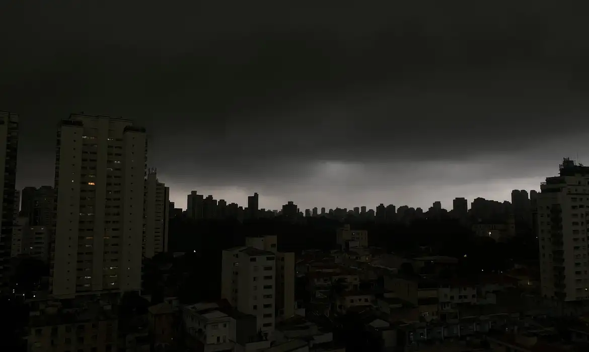 Até quando vai a nova frente fria em SP?