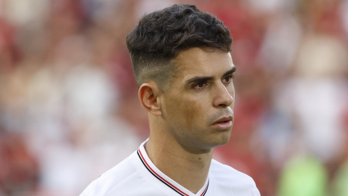 São Paulo anuncia nova lesão do meio-campista Oscar
