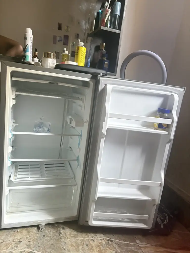 Medea fridge