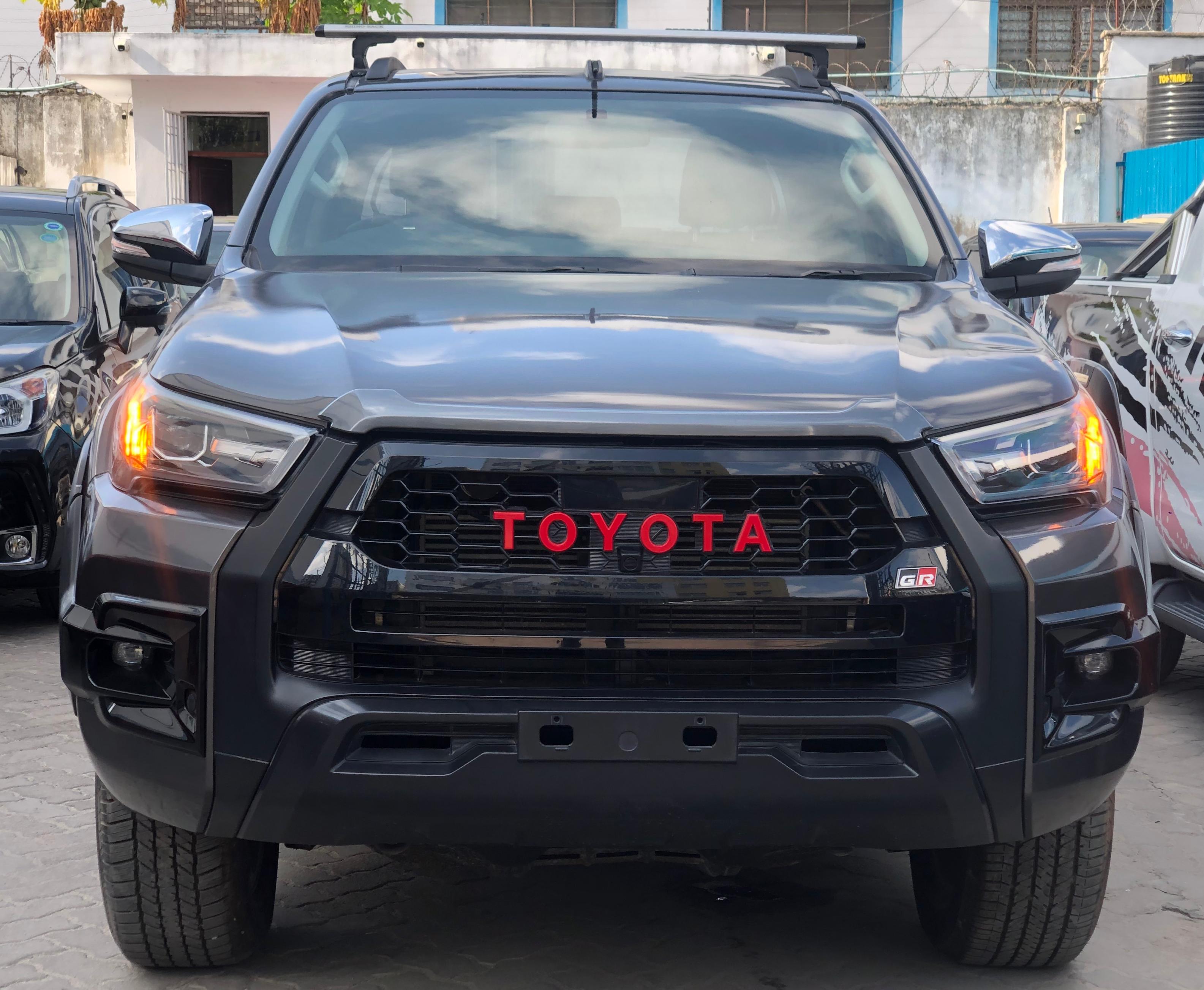 Toyota Hilux Double Cab Grey 2016/08