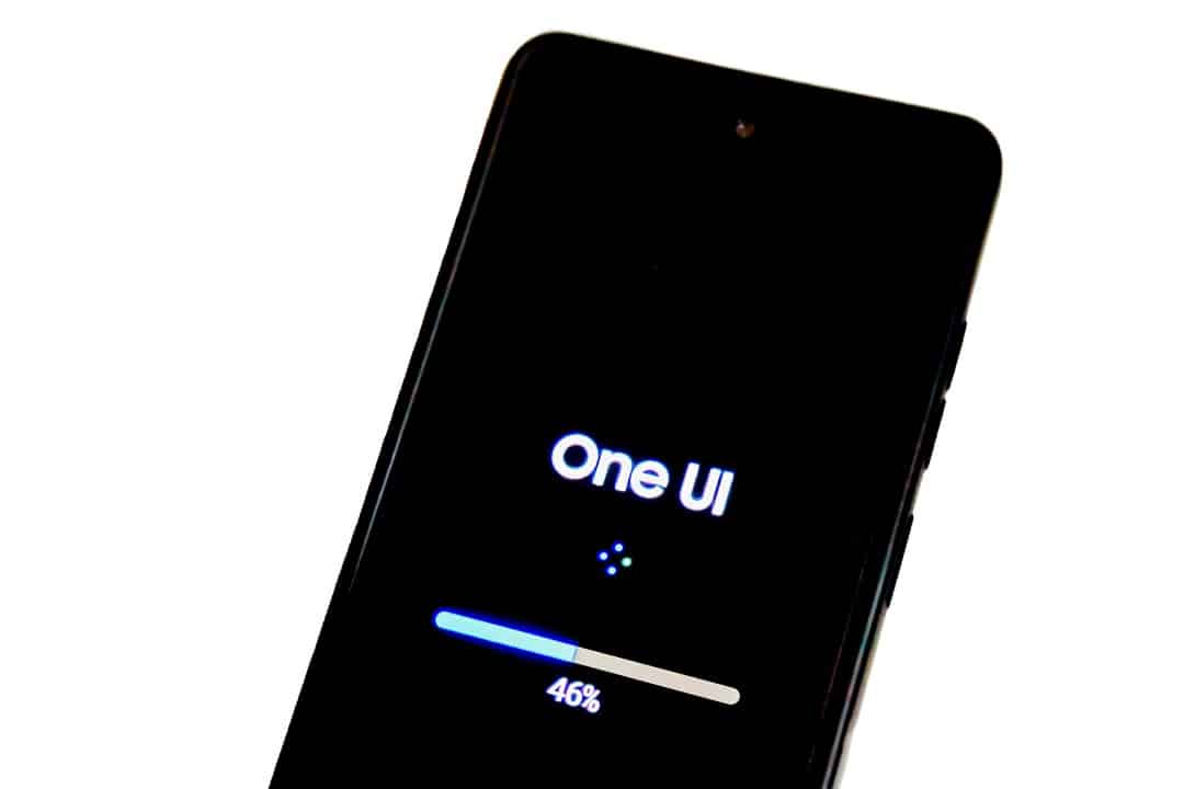 Samsung confirma lista oficial de 53 aparelhos Galaxy que receberão atualização One UI 8 em fases