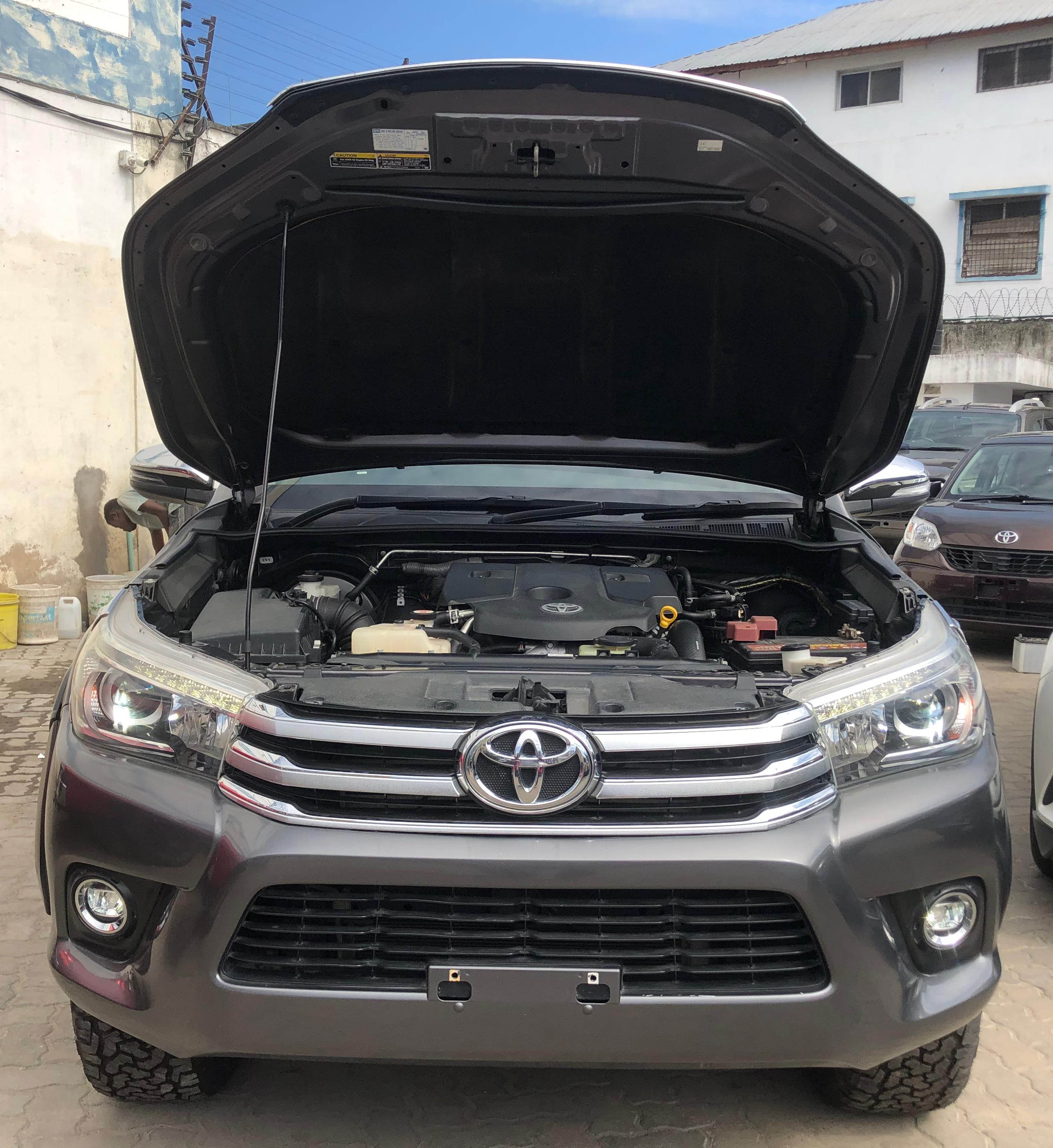 Toyota Hilux Double Cab Grey 2017/09