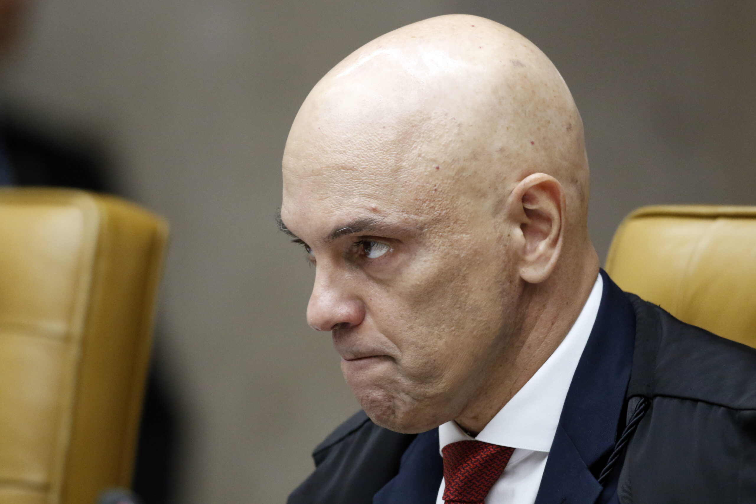 Moraes pede a Dino para agendar julgamento do ‘núcleo 2′ da tentativa de golpe