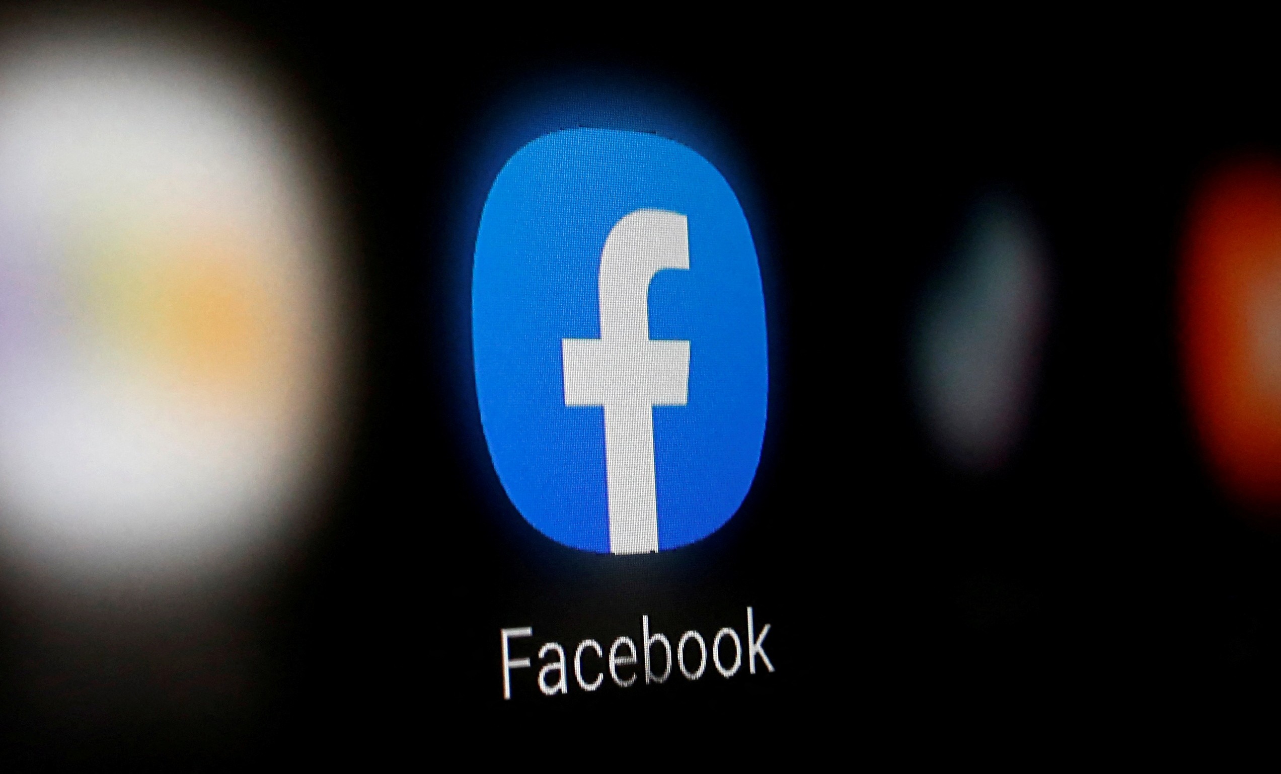 Facebook exclui grupo que vendia garrafas de bebidas usadas e tinha 11 mil pessoas