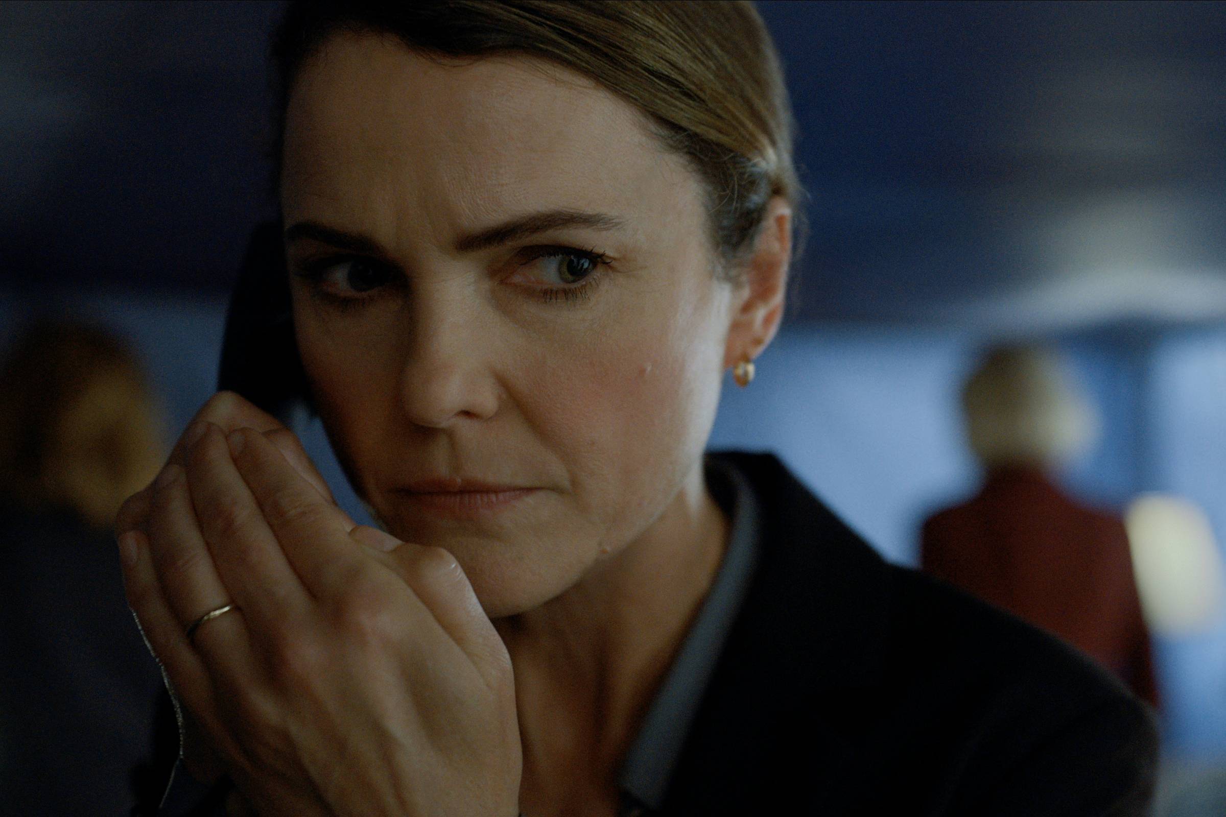 Keri Russell celebra volta de 'A Diplomata' para terceira temporada: 'Adoro para onde a série vai'