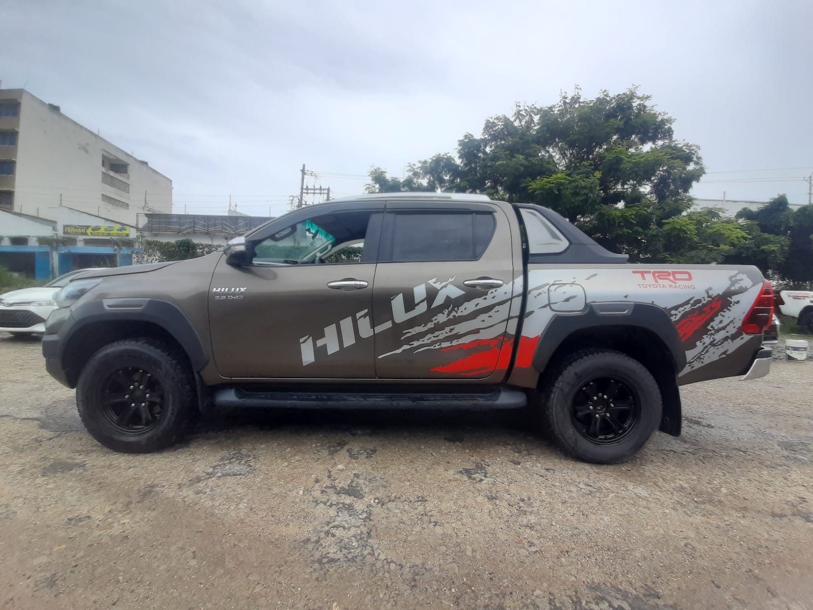 Toyota Hilux Double Cab 2016 Grey