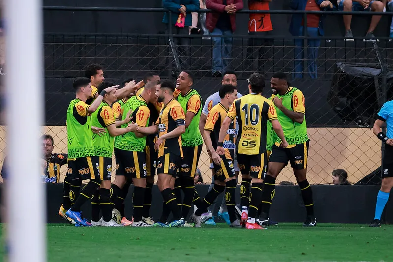 No 3-4-3 e Novorizontino em destaque, confira a Seleção FI da 32a rodada da Série B