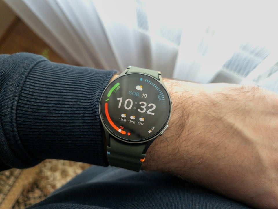 Galaxy Watch 7 recebe atualização One UI 8 Watch: Wear OS 6 e novos recursos de saúde chegam