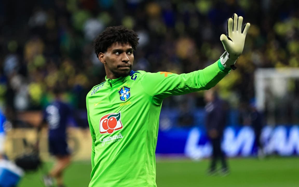 Hugo Souza mira feito de Dida e fim de jejum do Corinthians na Seleção