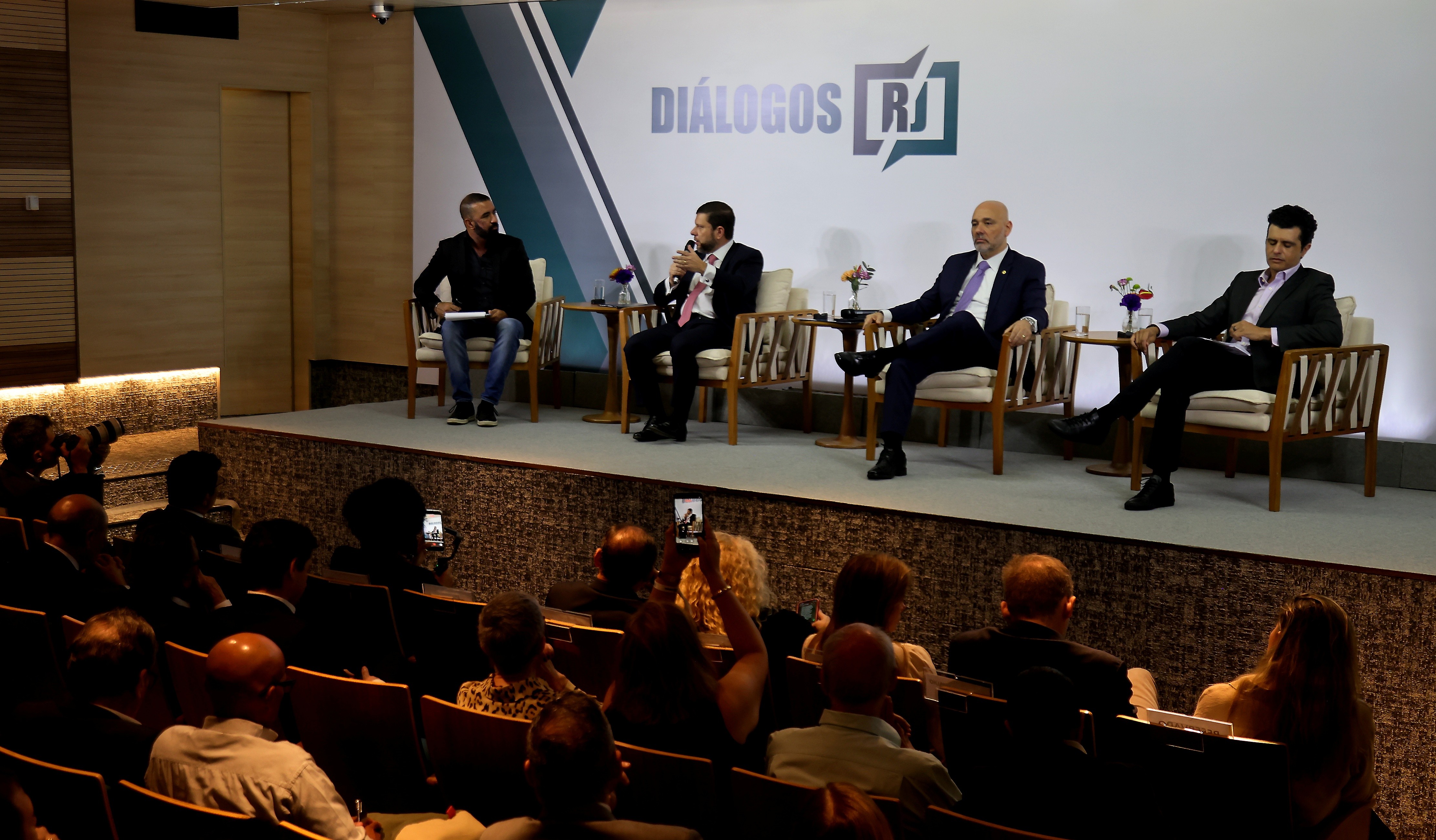 Diálogos RJ: Retirada da água da Estação Gávea do metrô termina nas próximas semanas, diz presidente da concessionária