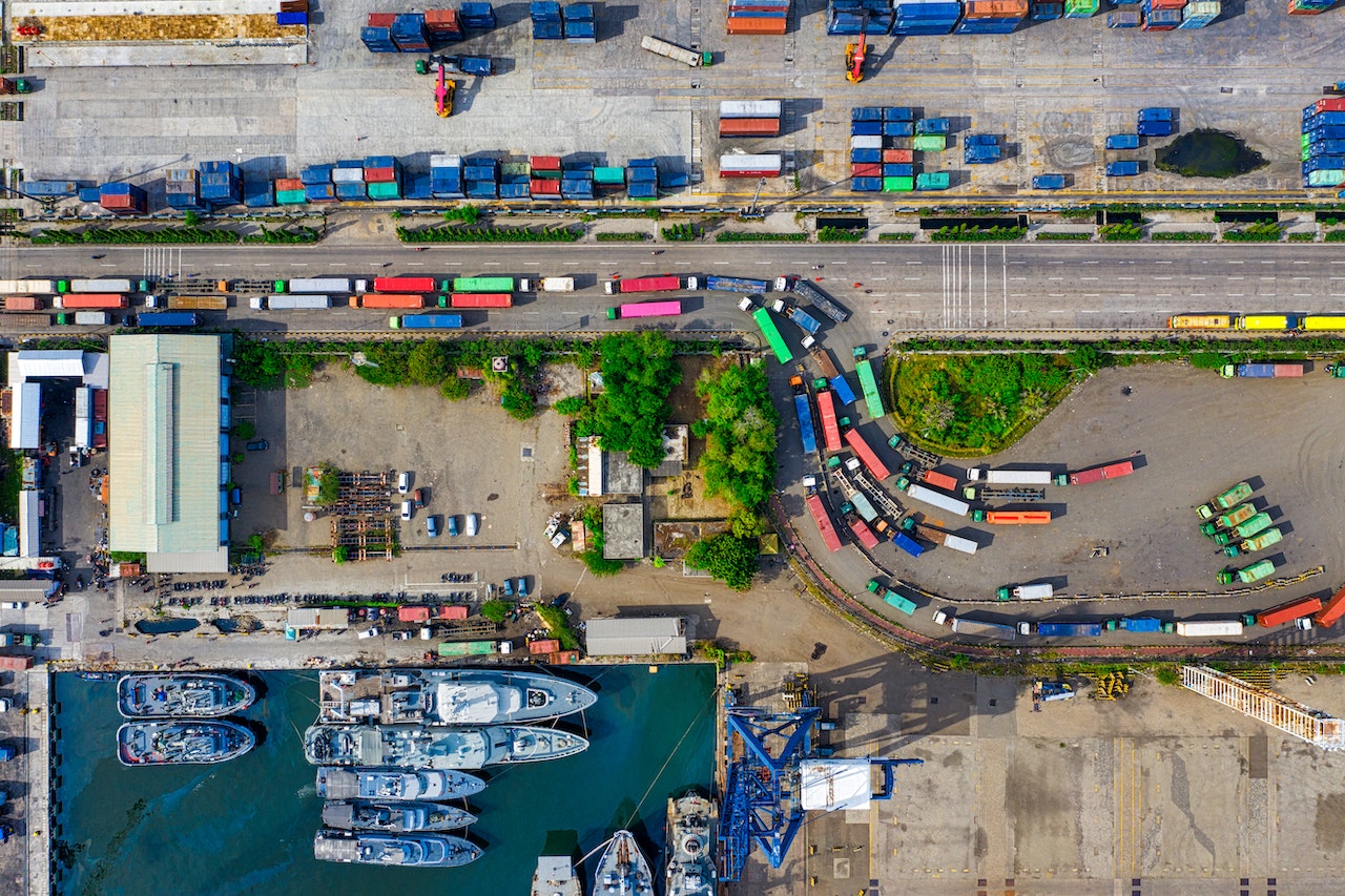 Maximizing Supply Chain Efficiency Through Location Intelligence