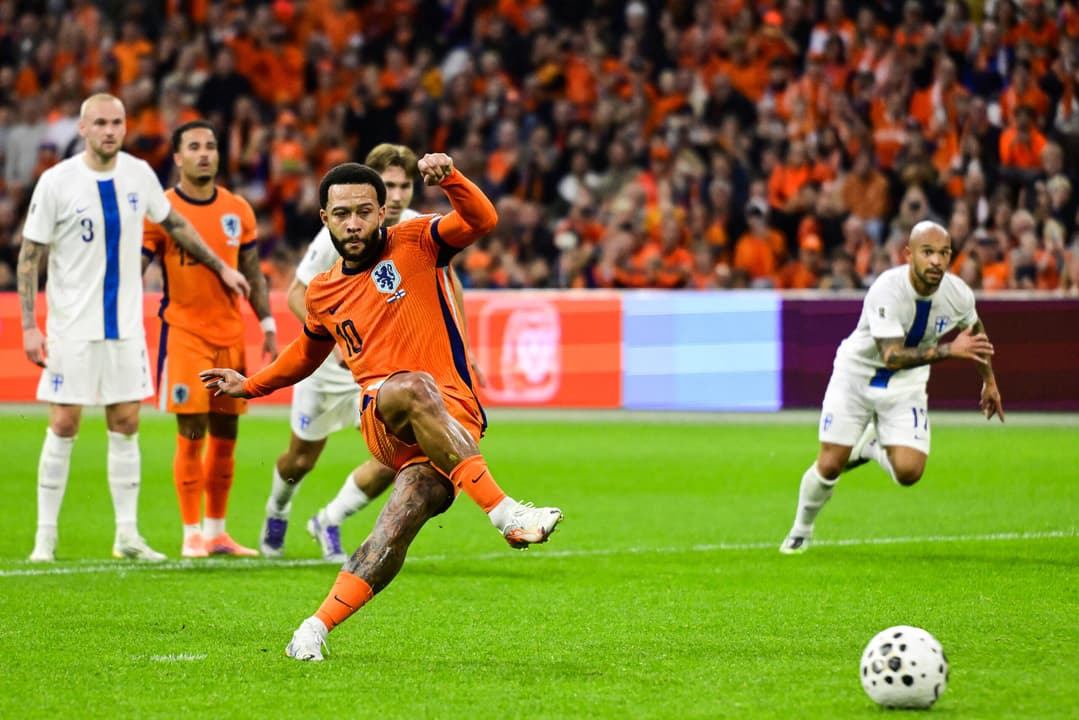 Memphis domina primeiro tempo e Holanda goleia Finlândia por 4 a 0