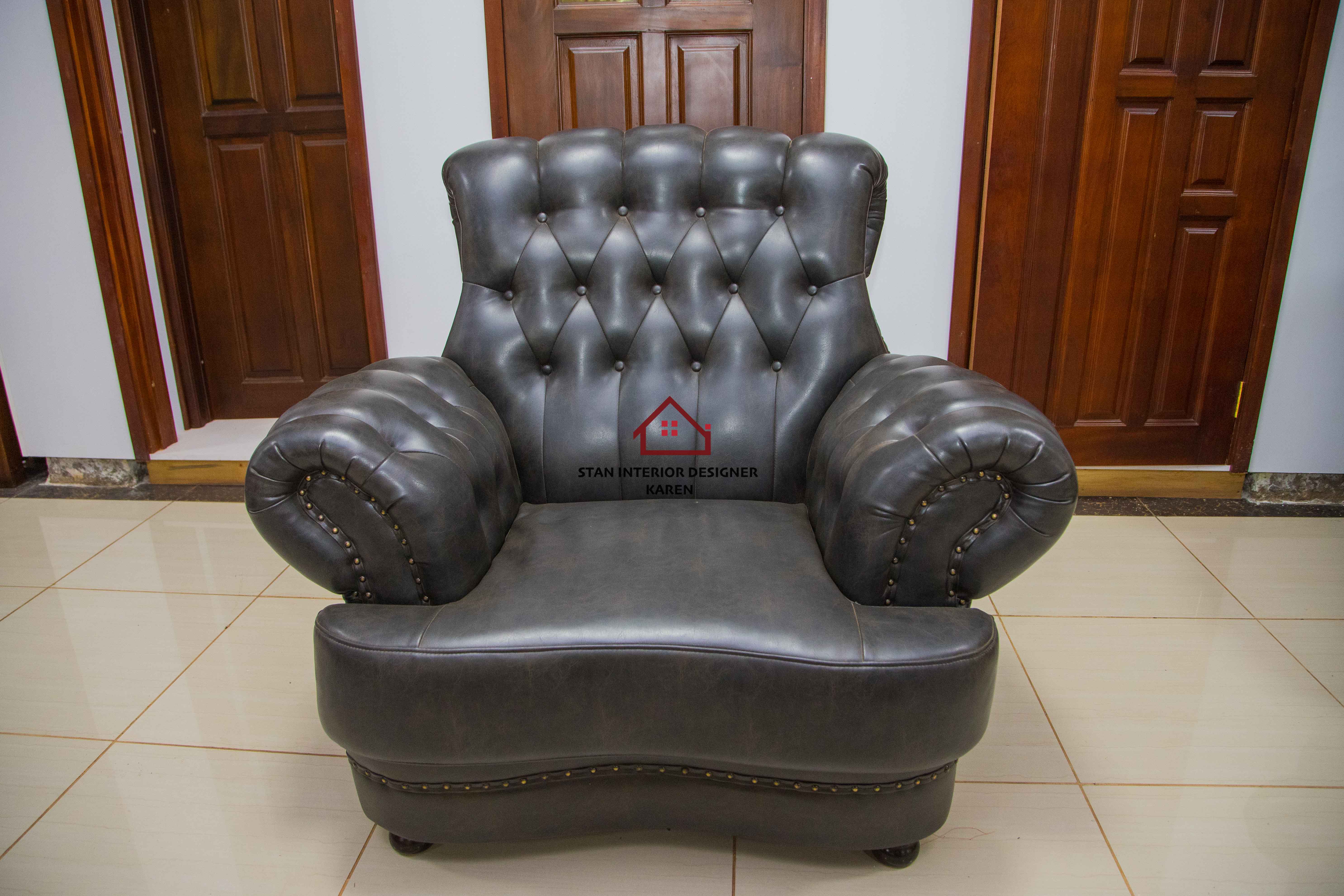 BLACK LEATHER SINGLE SEAT