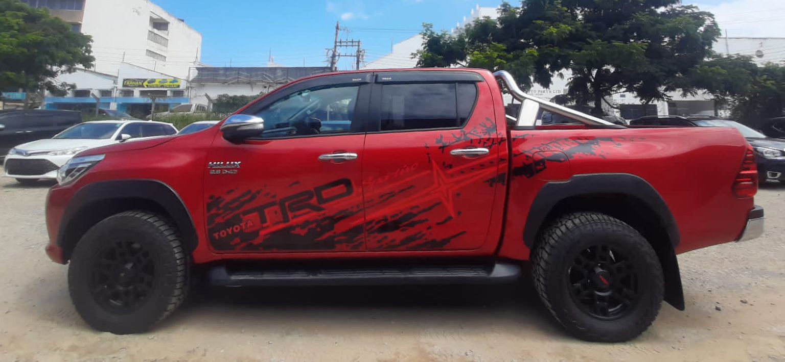 Toyota Hilux Double Cab Red 2016