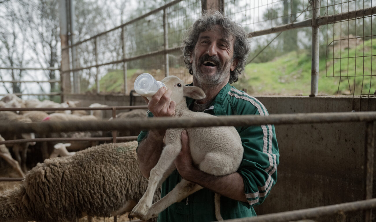 Crítica | ‘Animal’ – Série da NETFLIX conquista com reflexões cômicas sobre o trato social