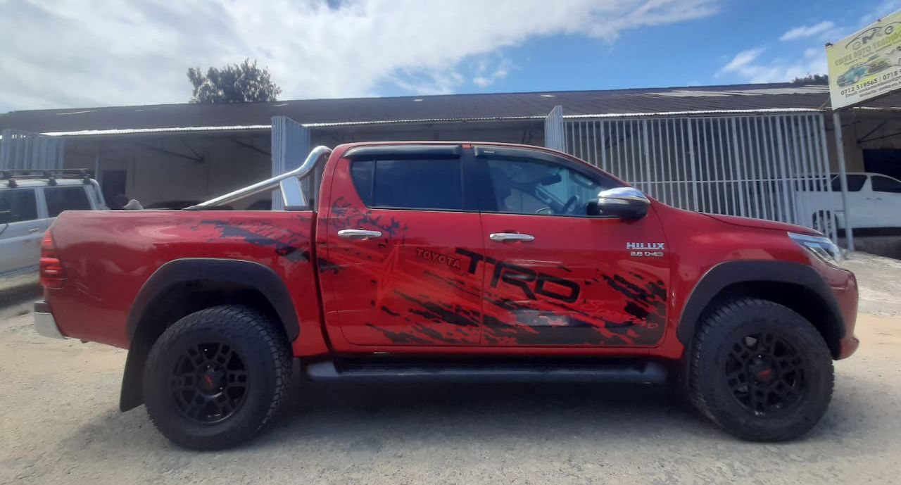 Toyota Hilux Double Cab Red 2016