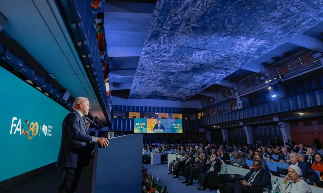 Lula diz que fome não é problema econômico, mas político